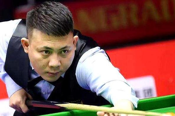 当时他在突 当时他在突